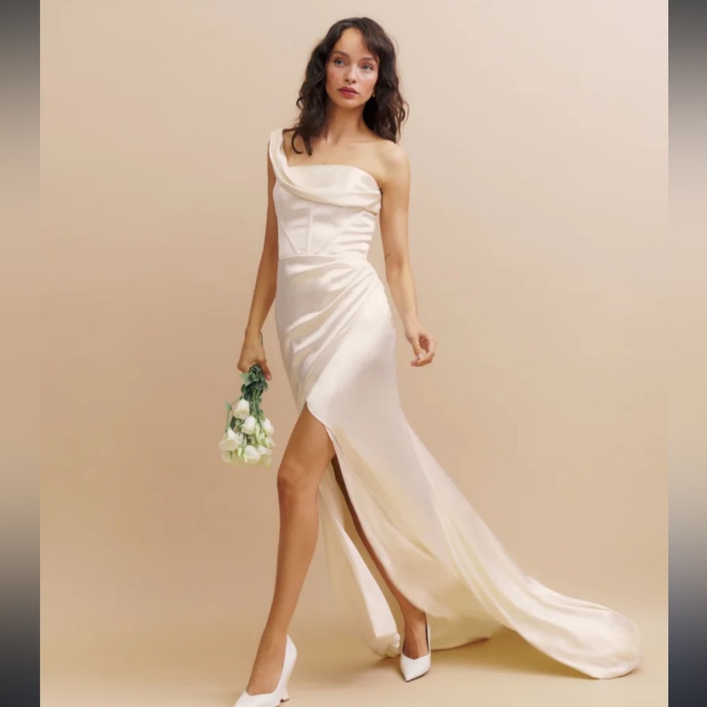 100% Ivory Silk One-Shoulder Maxi Wedding Dress with train